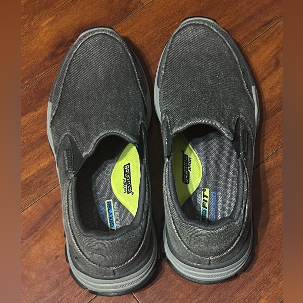 Skechers Men's Slip-On Casual Loafers in Charcoal with Lime Insole